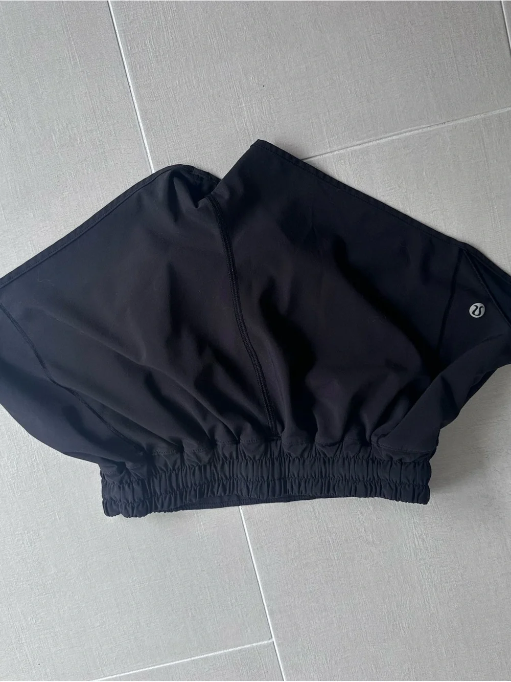 lululemon athletica 6 Hotty Hot Low-Rise Lined Shorts — Black